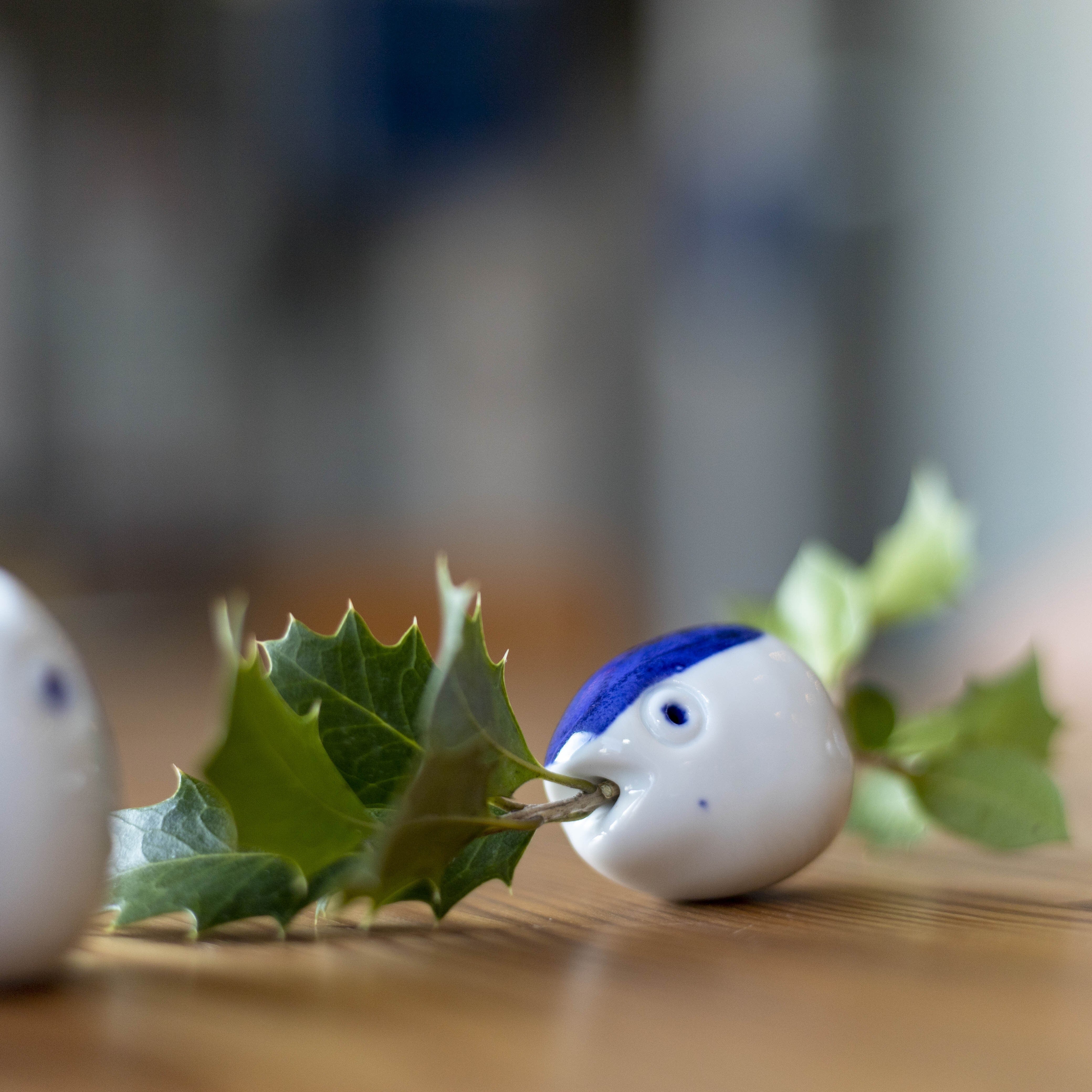 城雅典　イワシの頭花器